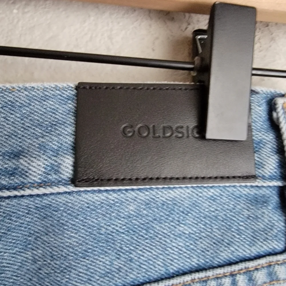 GOLDSIGN the Curved Jeans in Tate size 23 NWT